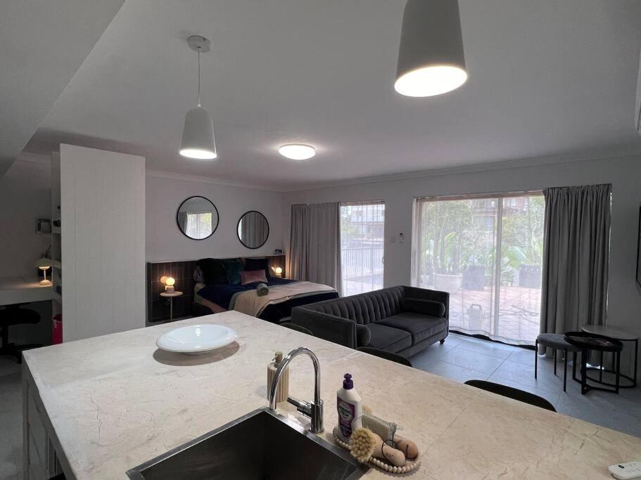 Apartment Sophisticated Spacious Self Contained Brisbane